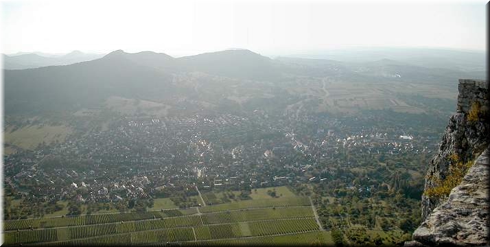 Neuffen am Fu&szlig; der Burg